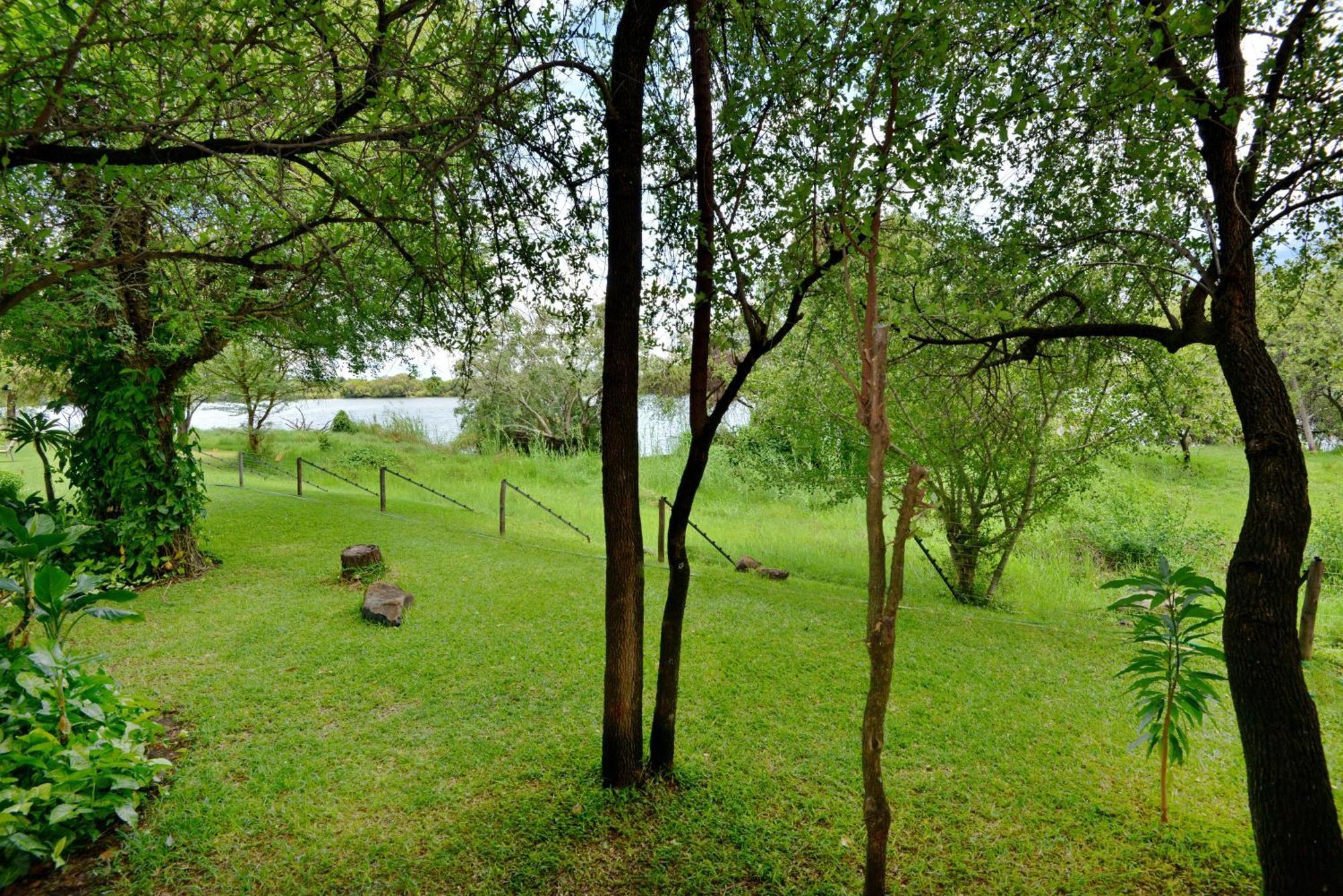 River View Lodge Kasane Bilik gambar